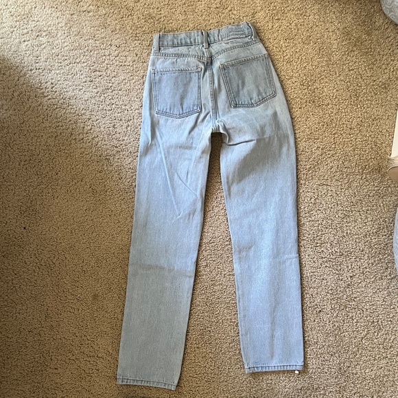 Revice denim size 24 runs small ((small hole under back belt loop)) - Picture 3 of 4